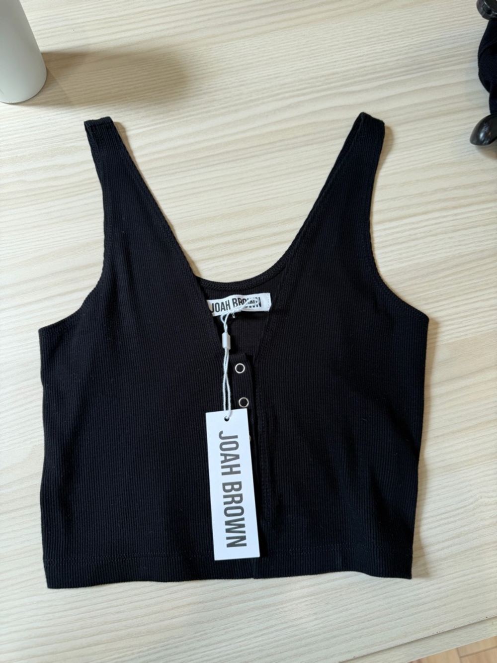Joah Black Ribbed Snap-Front Crop Tank Top